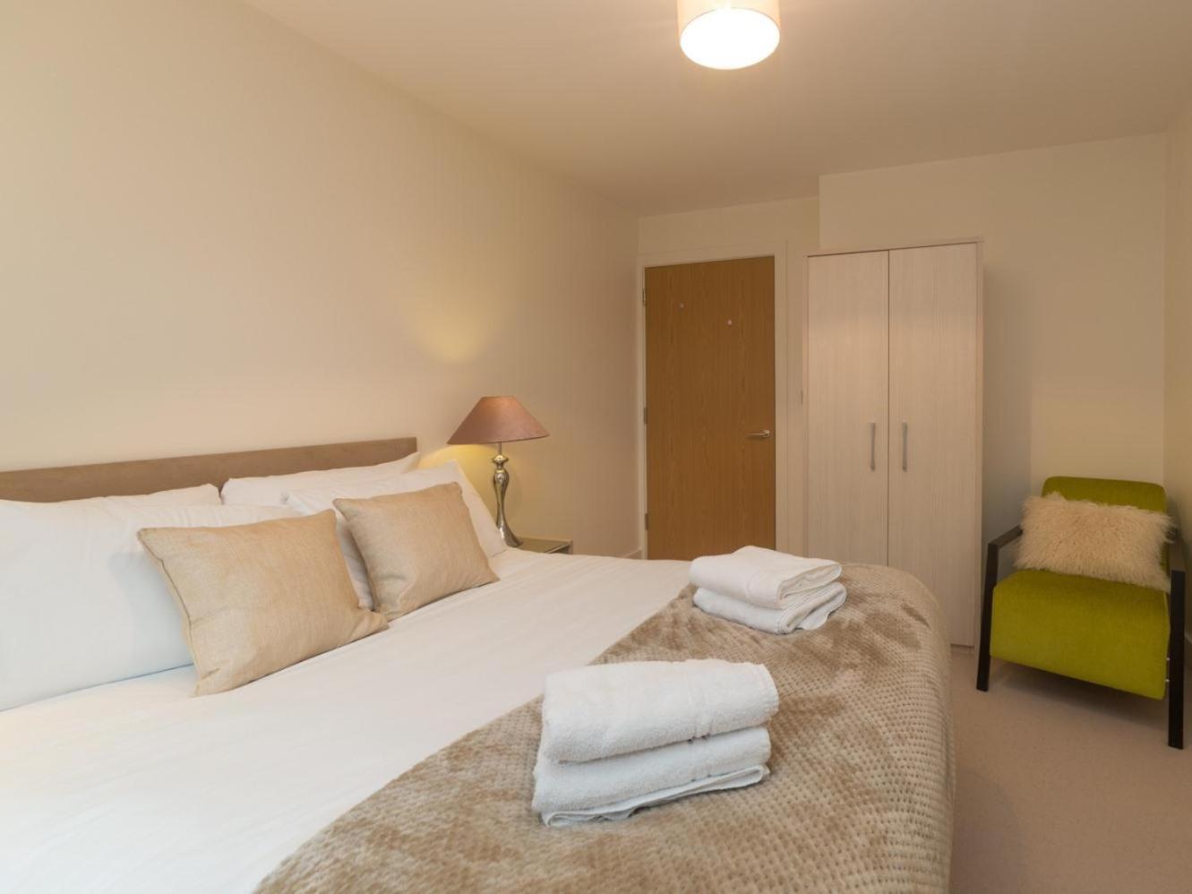 Central Tower Bridge Apartment Лондон Номер фото